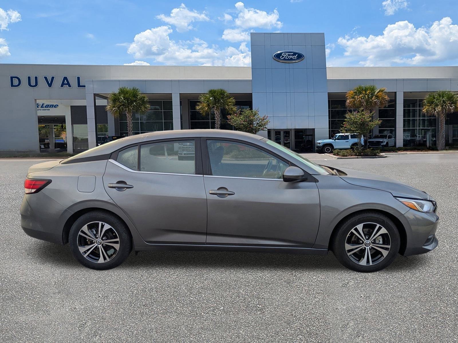 Used 2023 Nissan Sentra SV image 3