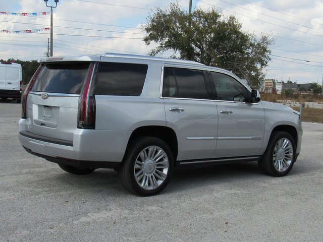 Used 2017 Cadillac Escalade Platinum image 3