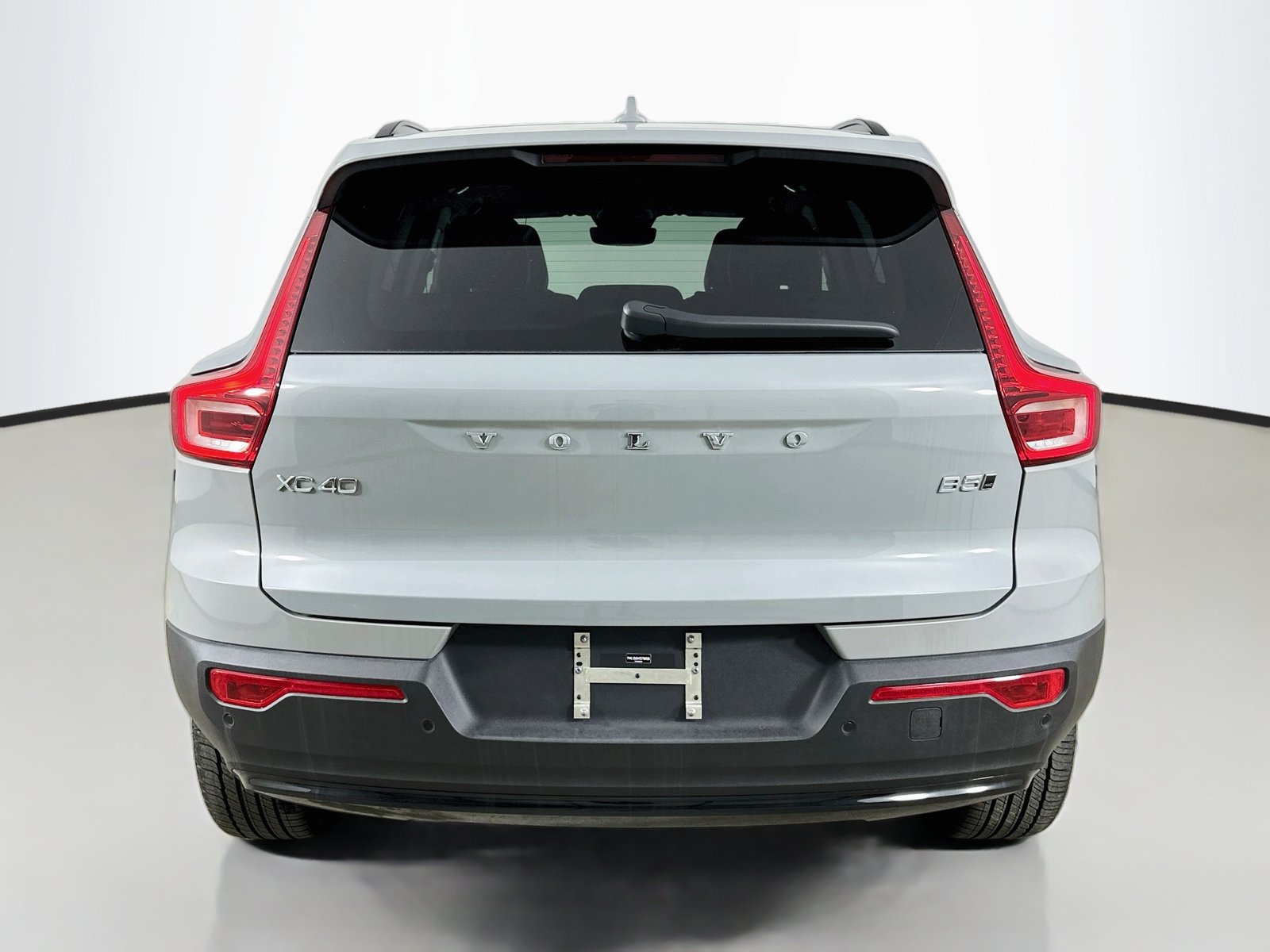 New 2026 Volvo XC40 B5 Plus w/ Protection Package Premier AWD/4WD image 6