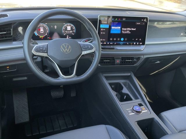 Used 2025 Volkswagen Tiguan SE image 6