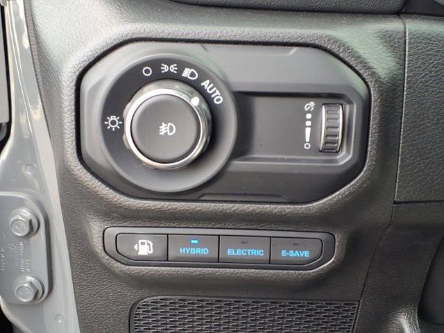 Used 2023 Jeep Wrangler Unlimited Sahara w/ Cold Weather Group image 22