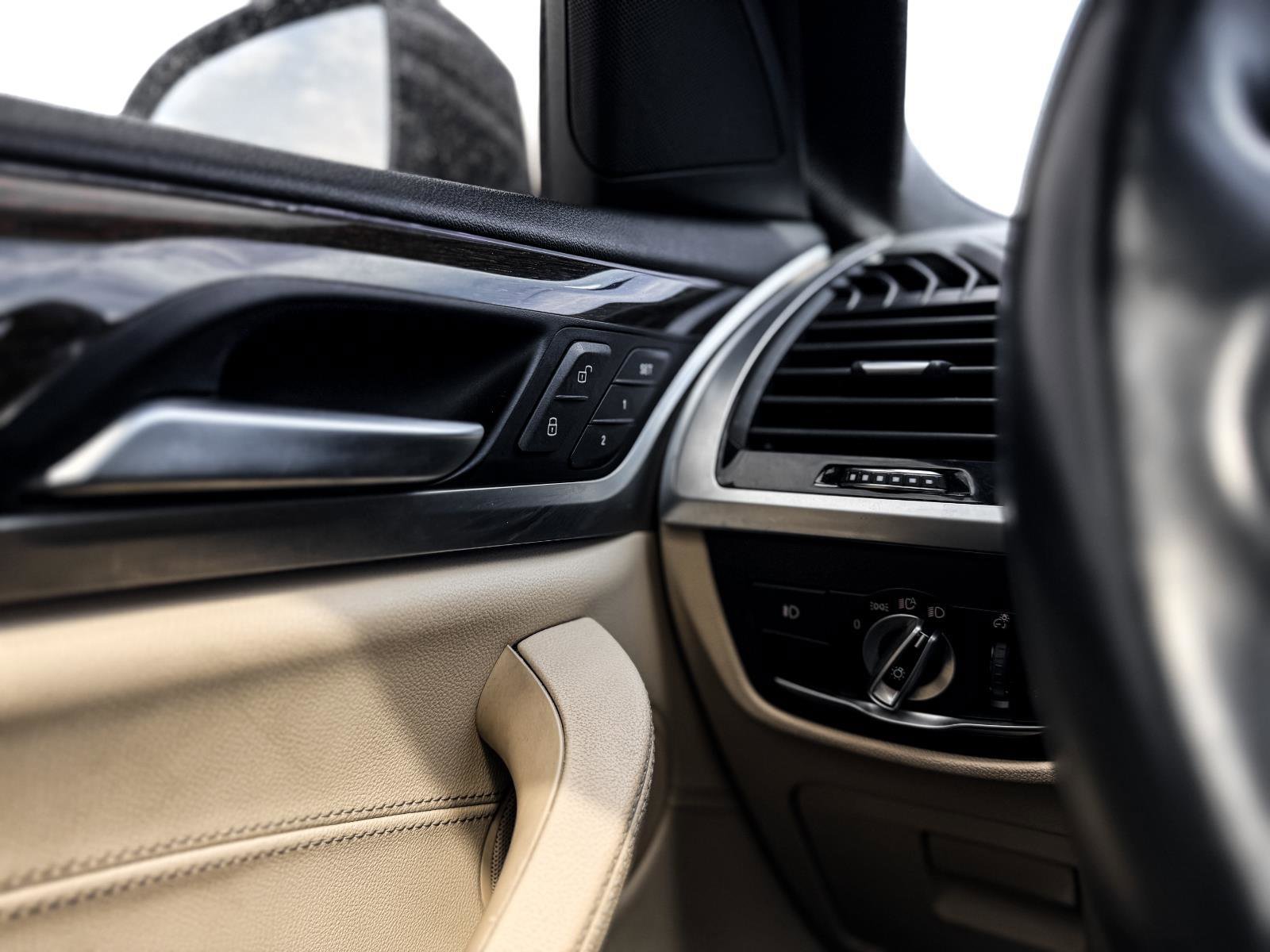 Used 2019 BMW X3 sDrive30i w/ Convenience Package image 11