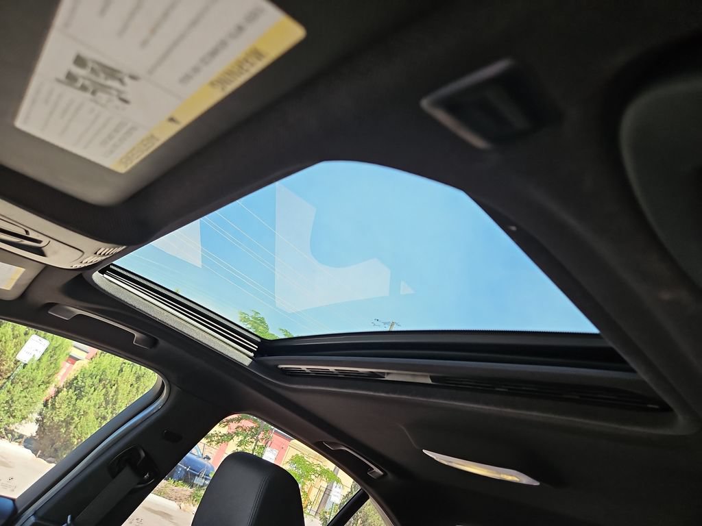 Used 2018 BMW 330i Sedan RWD image 22