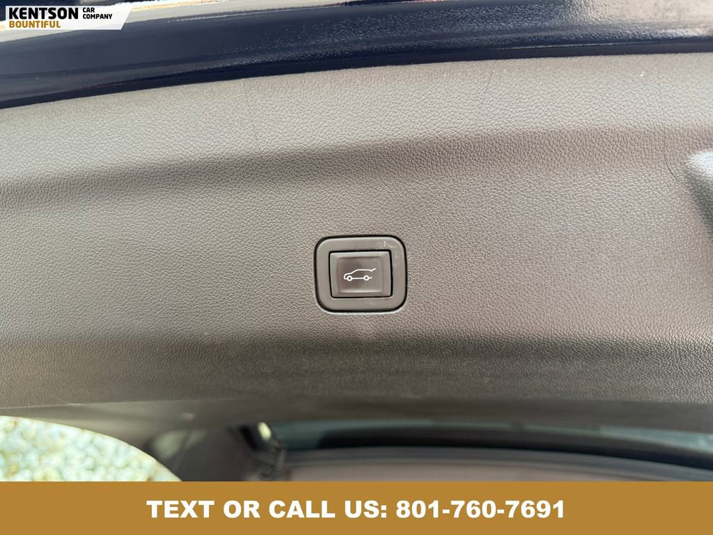 Used 2024 GMC Yukon XL Denali image 37