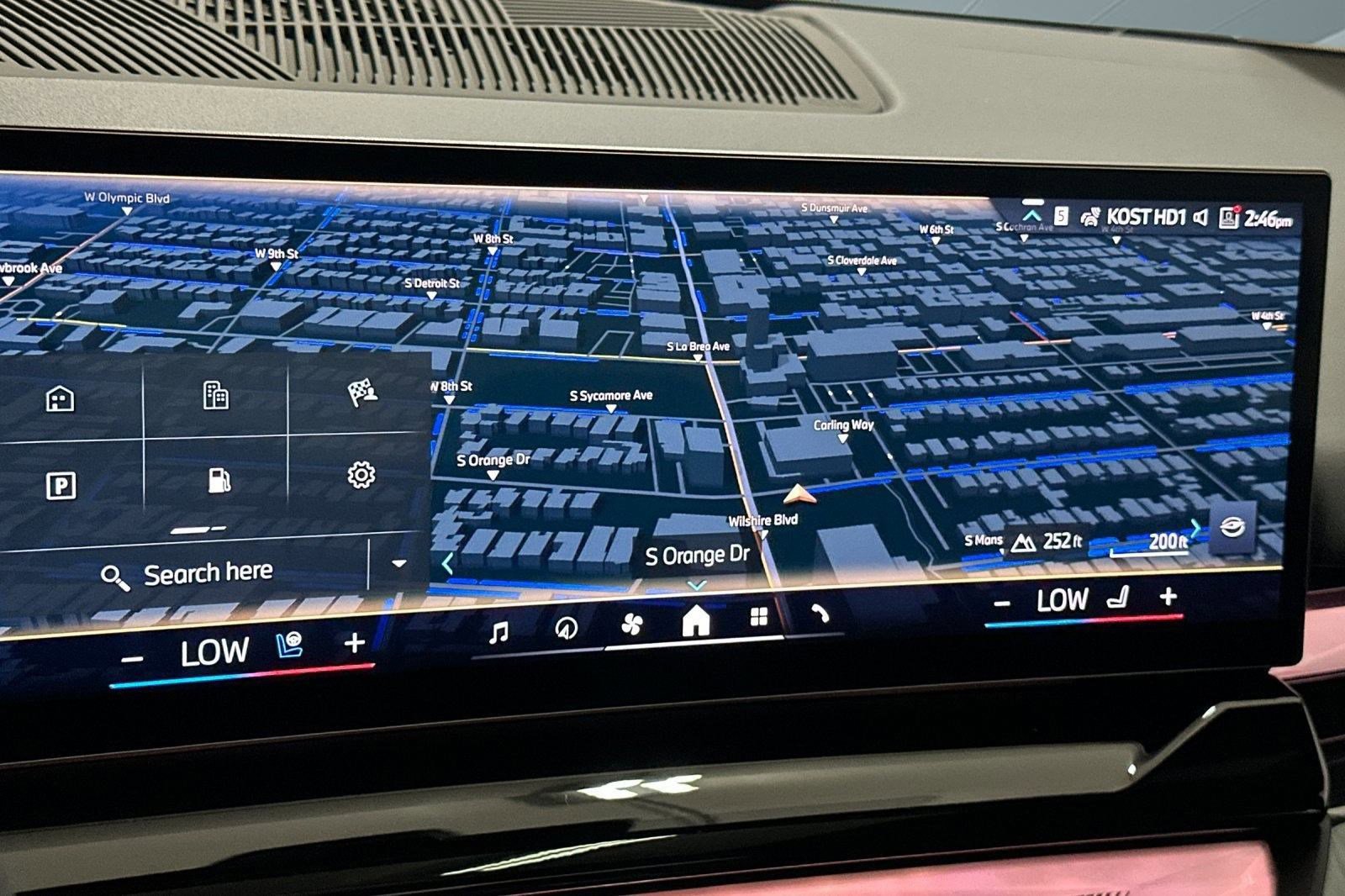 New 2026 BMW 550e xDrive w/ Premium Package image 22