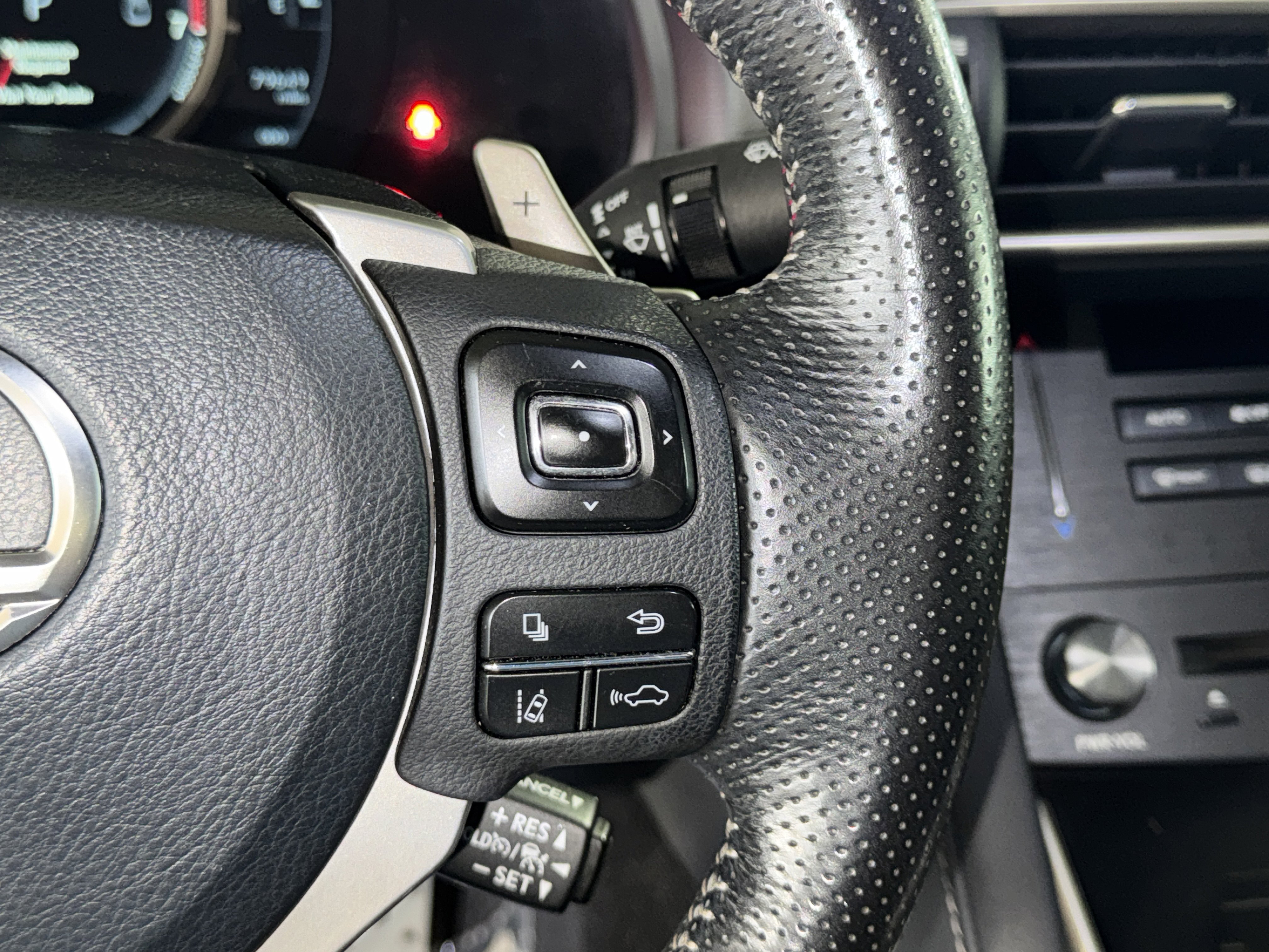 Used 2019 Lexus IS 300 F Sport w/ F Sport Package image 22