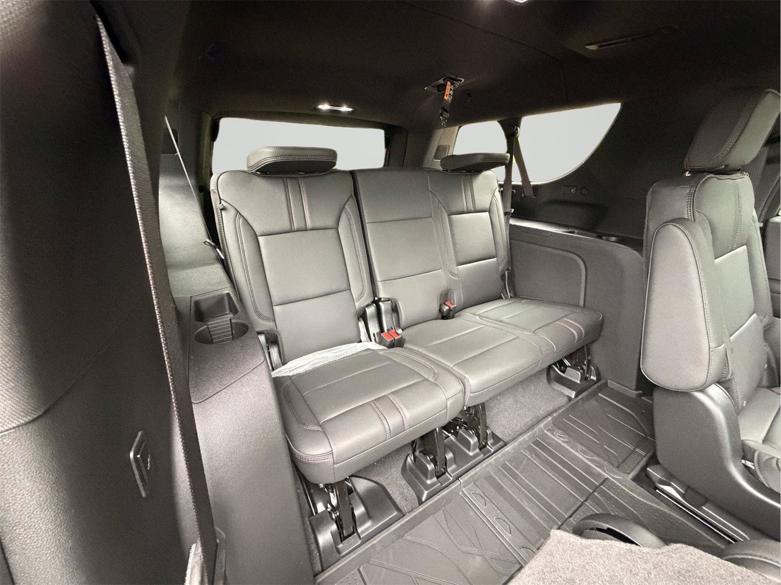 New 2026 Chevrolet Suburban RST w/ Advanced Technology Package AWD/4WD image 26