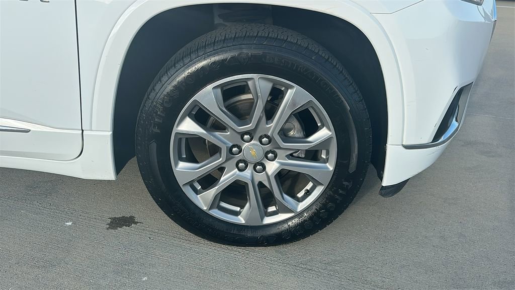 Used 2019 Chevrolet Traverse Premier w/ Driver Confidence II Package image 16