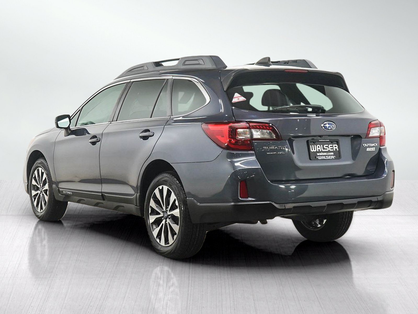 Used 2017 Subaru Outback 2.5i Limited AWD/4WD image 3
