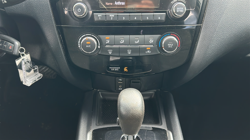 Used 2016 Nissan Rogue S FWD image 15