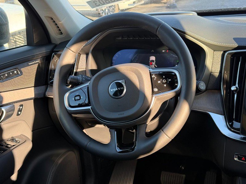 New 2026 Volvo XC90 T8 Ultra w/ Protection Package Premier image 8