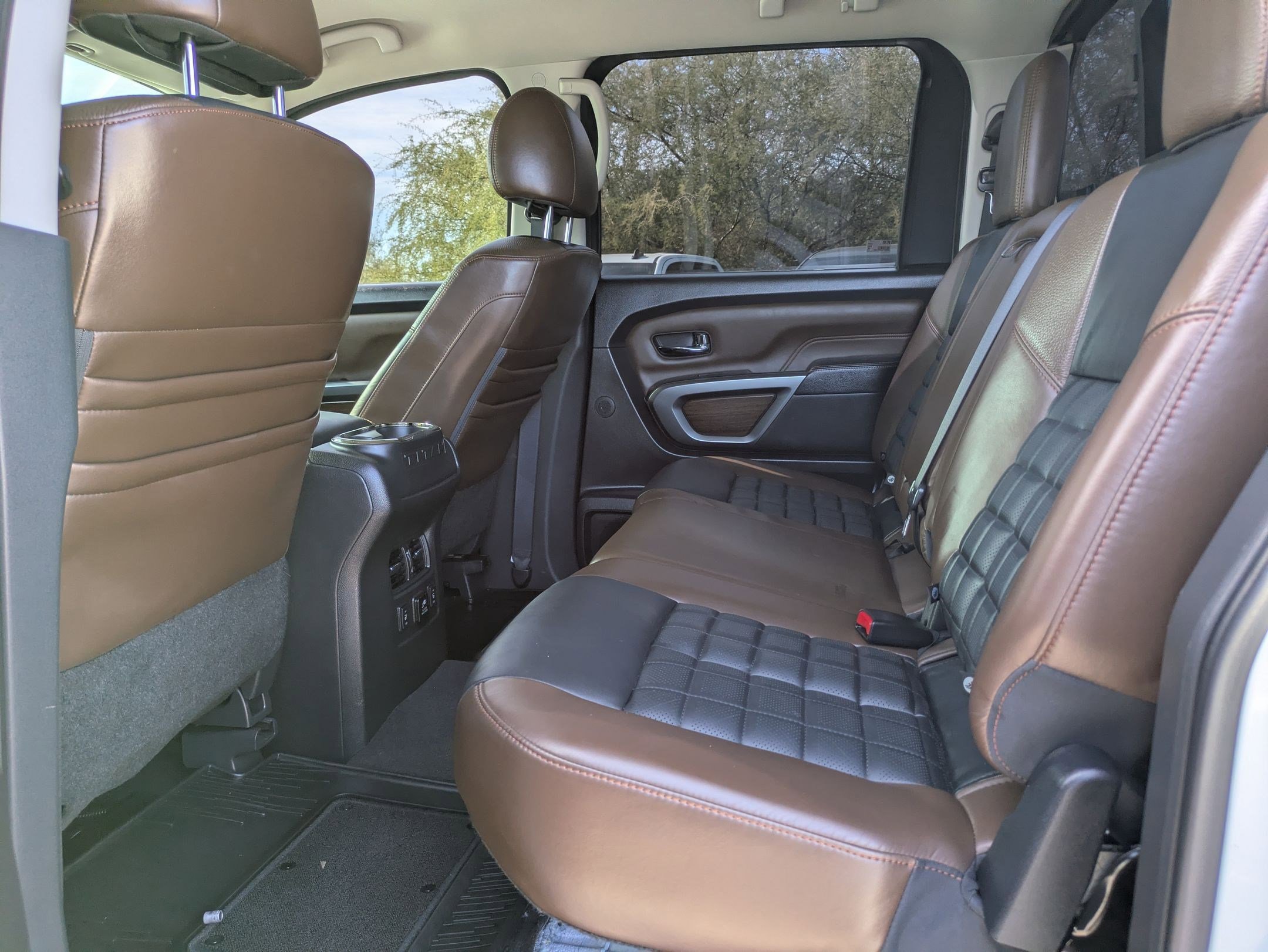 Used 2016 Nissan Titan Platinum Reserve image 14