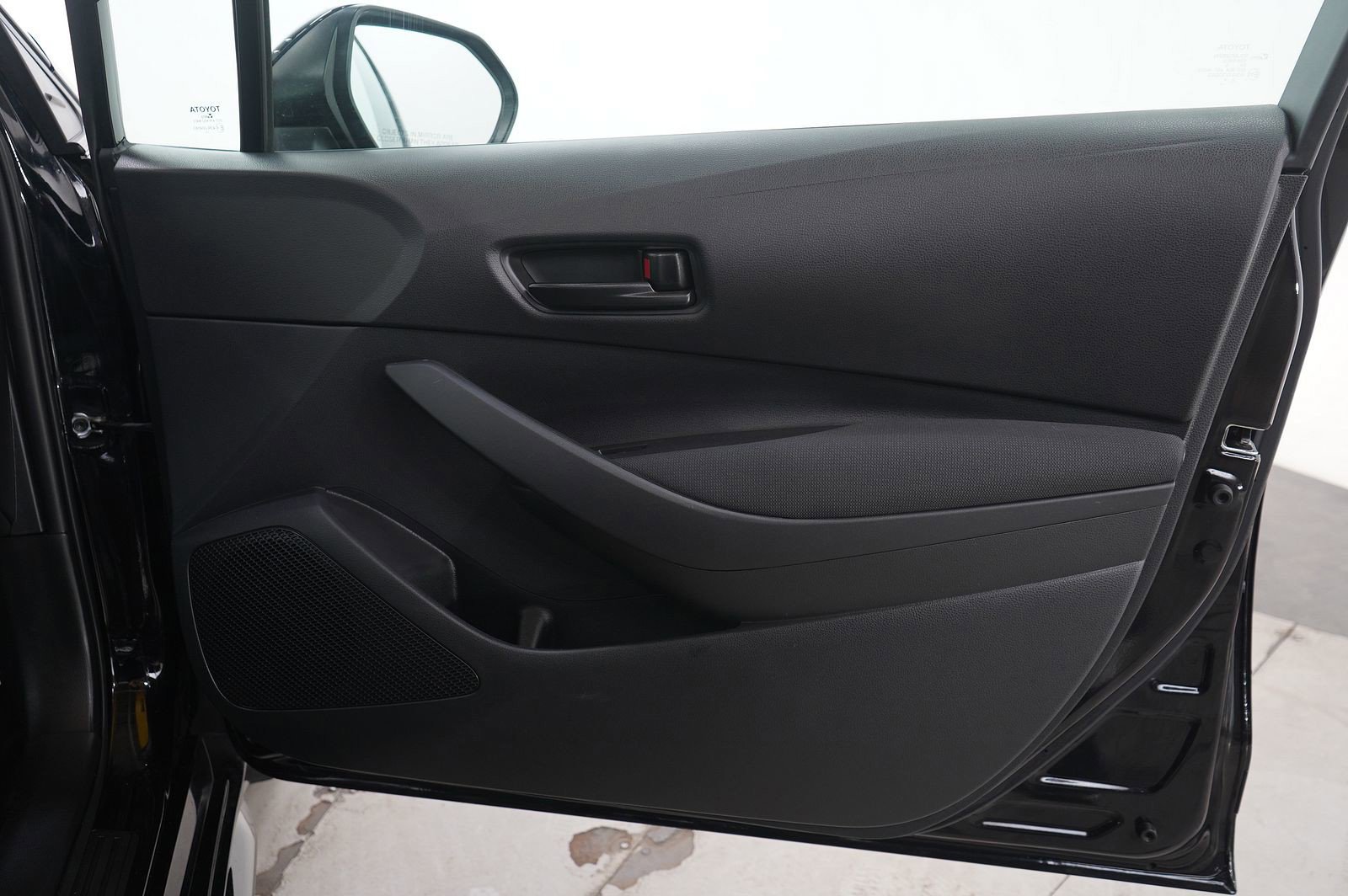 Used 2023 Toyota Corolla LE image 9