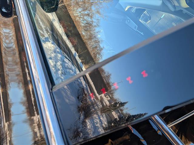 Used 2022 Lincoln Nautilus Reserve w/ Equipment Group 202A image 11