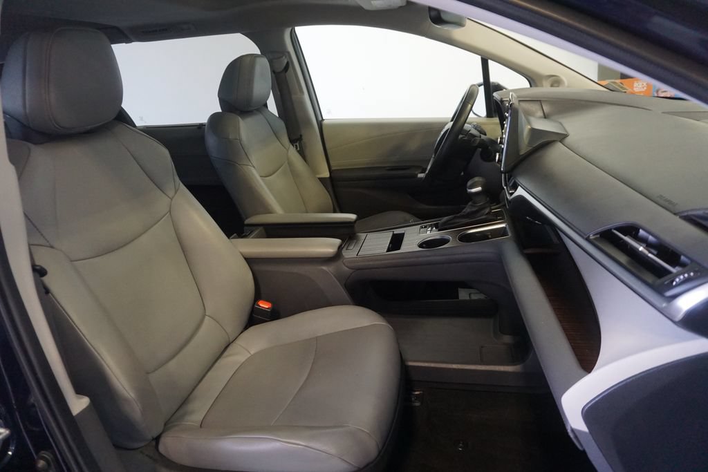 Used 2024 Toyota Sienna XLE w/ XLE Plus Package AWD/4WD image 27