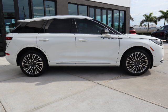Used 2022 Lincoln Corsair Reserve w/ Sport Package AWD/4WD image 2