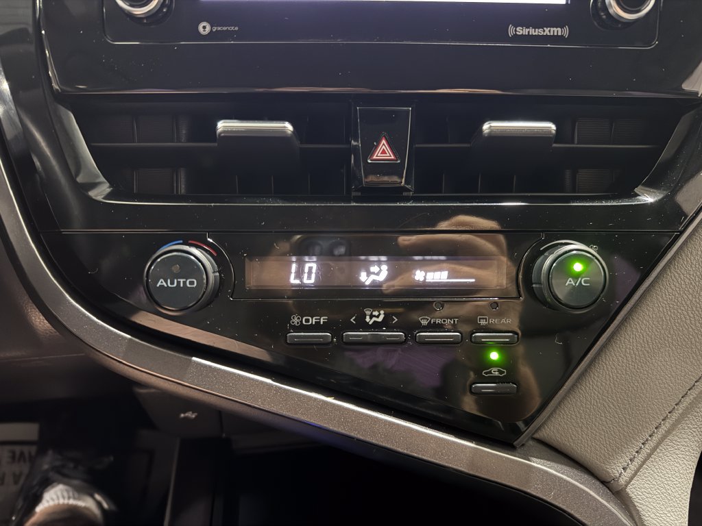 Used 2021 Toyota Camry SE FWD image 33