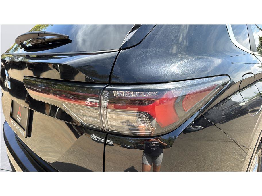Used 2025 Mitsubishi Outlander ES FWD image 11
