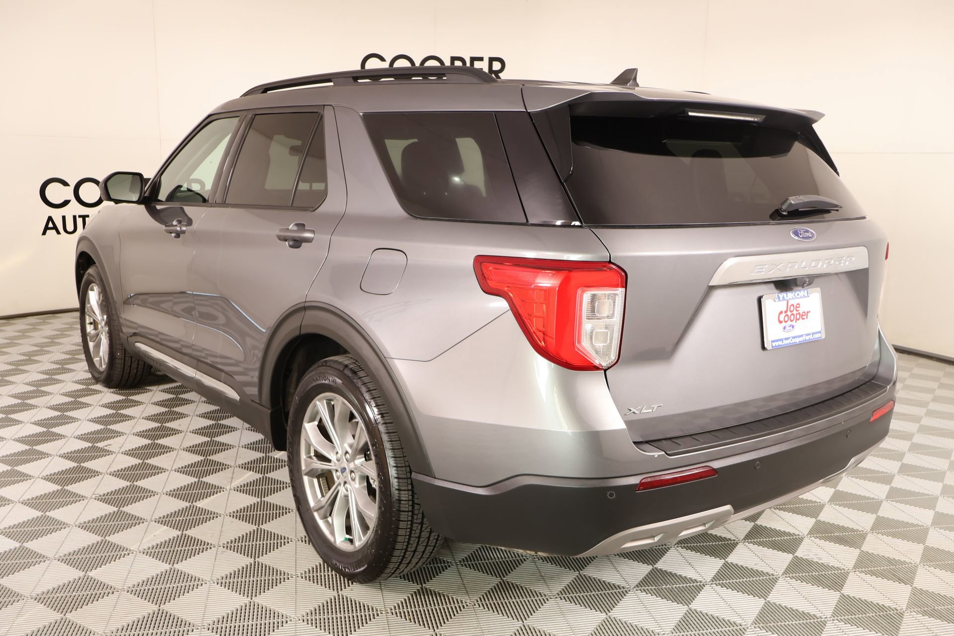 Used 2022 Ford Explorer XLT w/ Equipment Group 202A RWD image 24