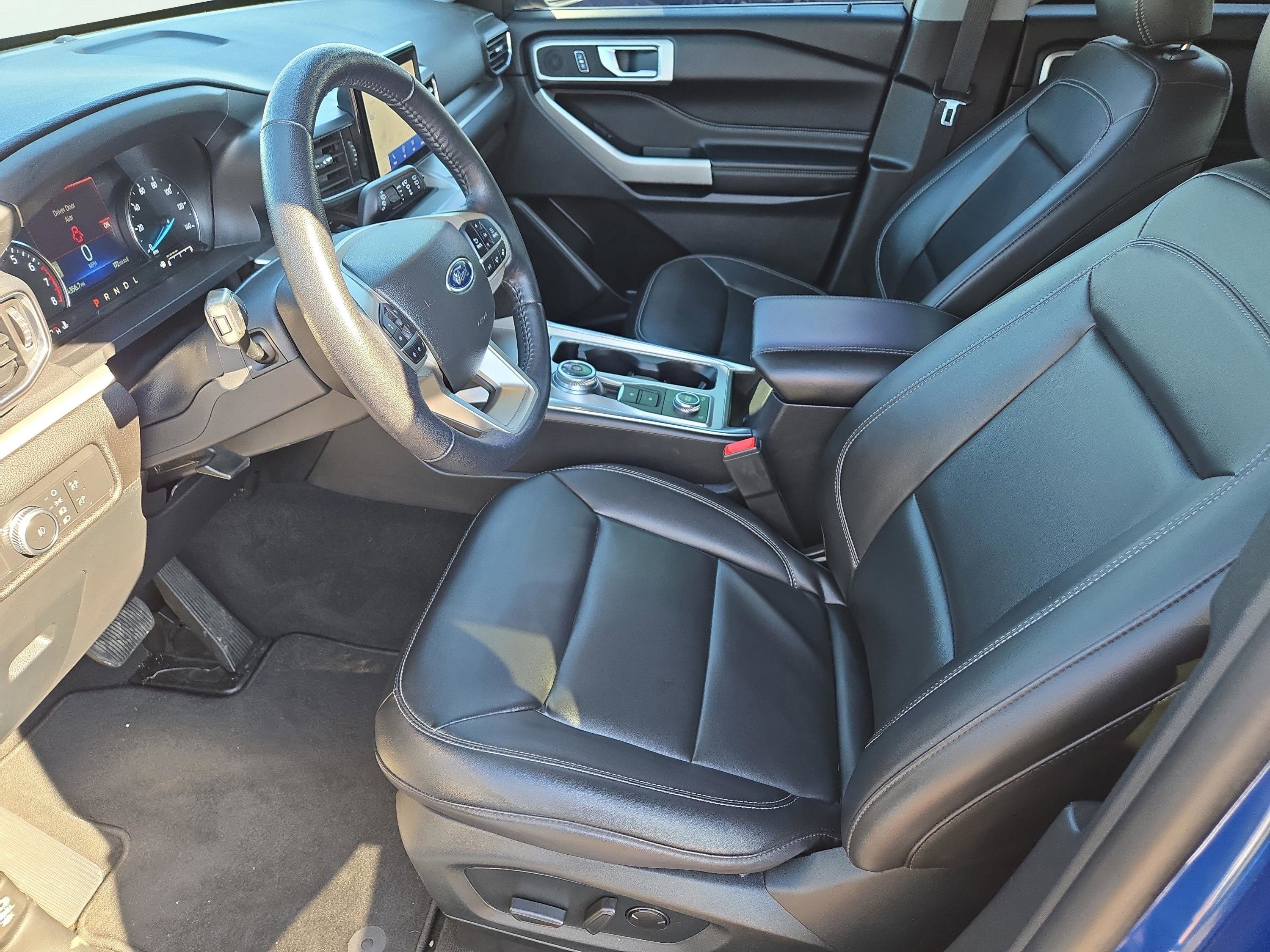 Used 2022 Ford Explorer XLT w/ Equipment Group 202A image 16