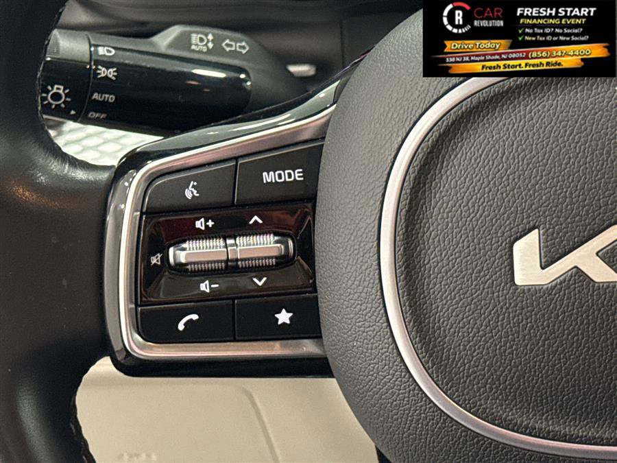 Used 2024 Kia Carnival LX image 48