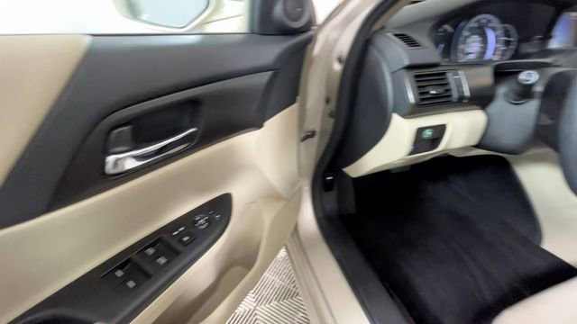 Used 2015 Honda Accord EX image 23
