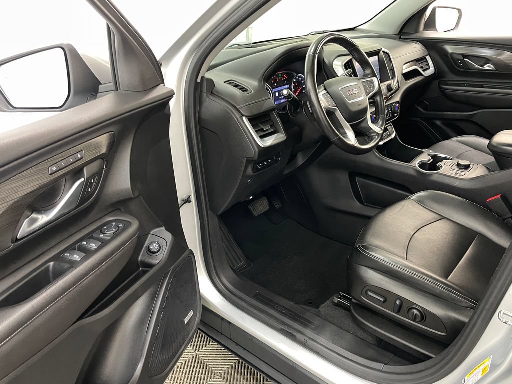 Used 2022 GMC Terrain SLT w/ Infotainment Package II AWD/4WD image 25