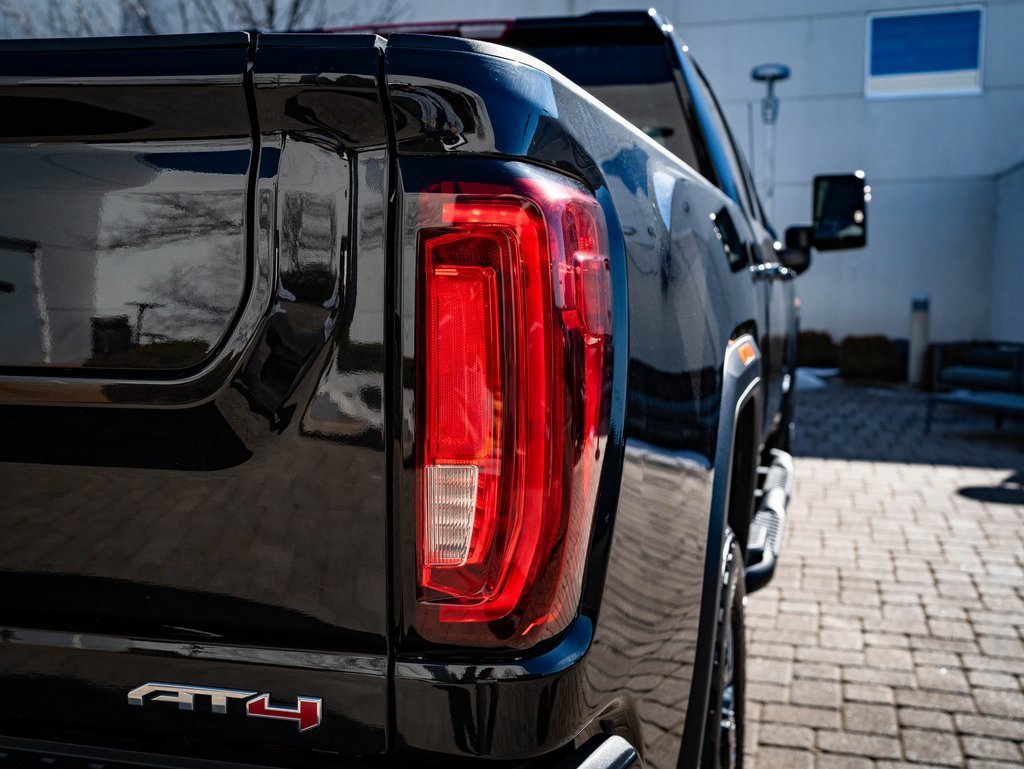 Used 2023 GMC Sierra 2500 AT4 w/ Gooseneck/5TH Wheel Package image 9