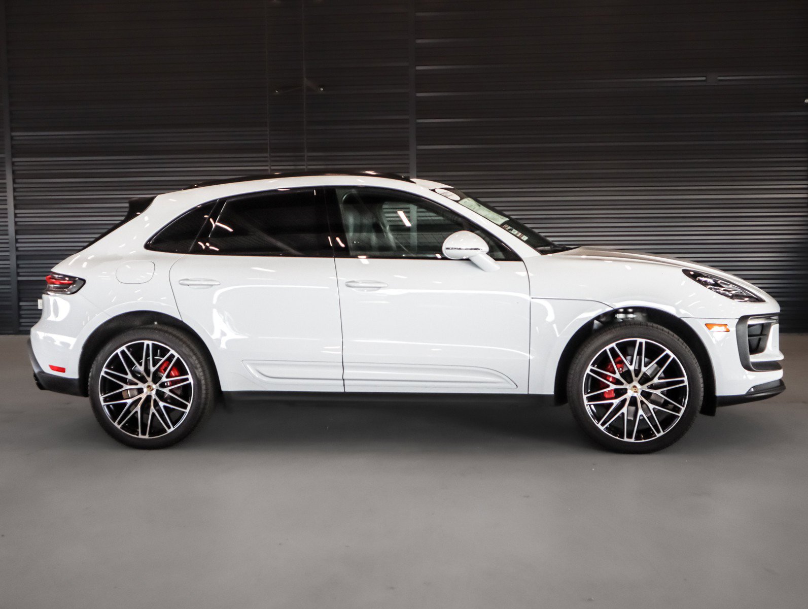 Certified 2023 Porsche Macan S AWD/4WD image 11