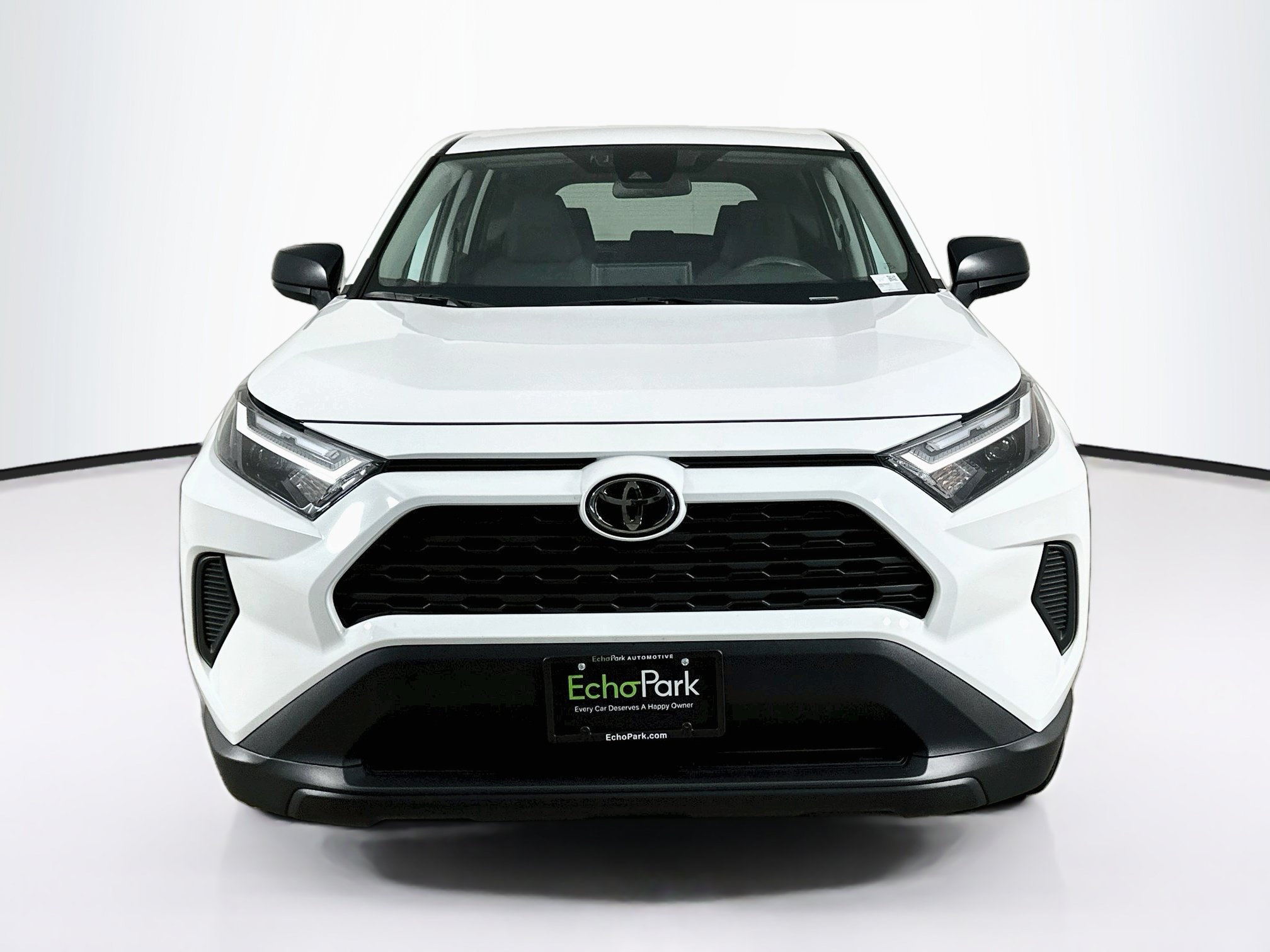 Used 2025 Toyota RAV4 LE AWD/4WD image 2