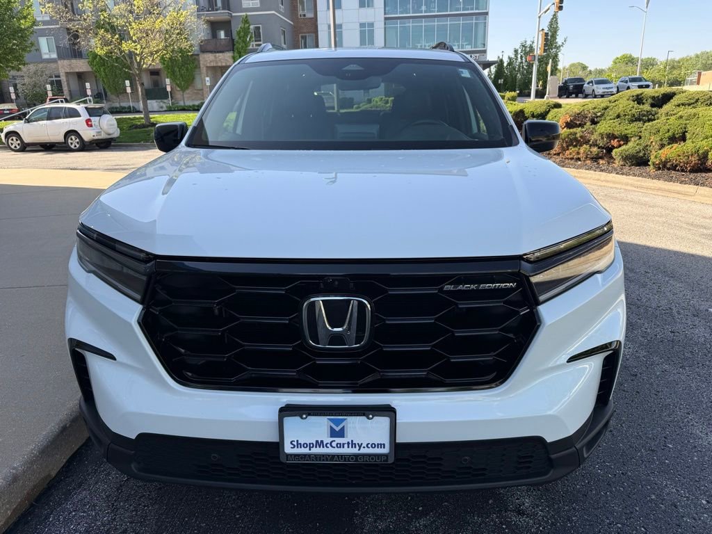 Used 2025 Honda Pilot Black Edition image 10