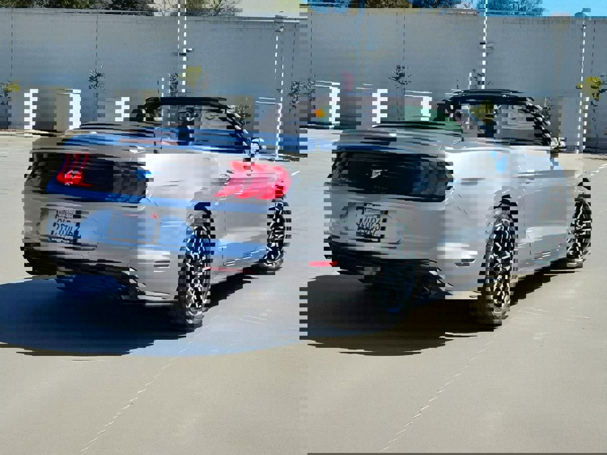 Used 2020 Ford Mustang Premium image 9