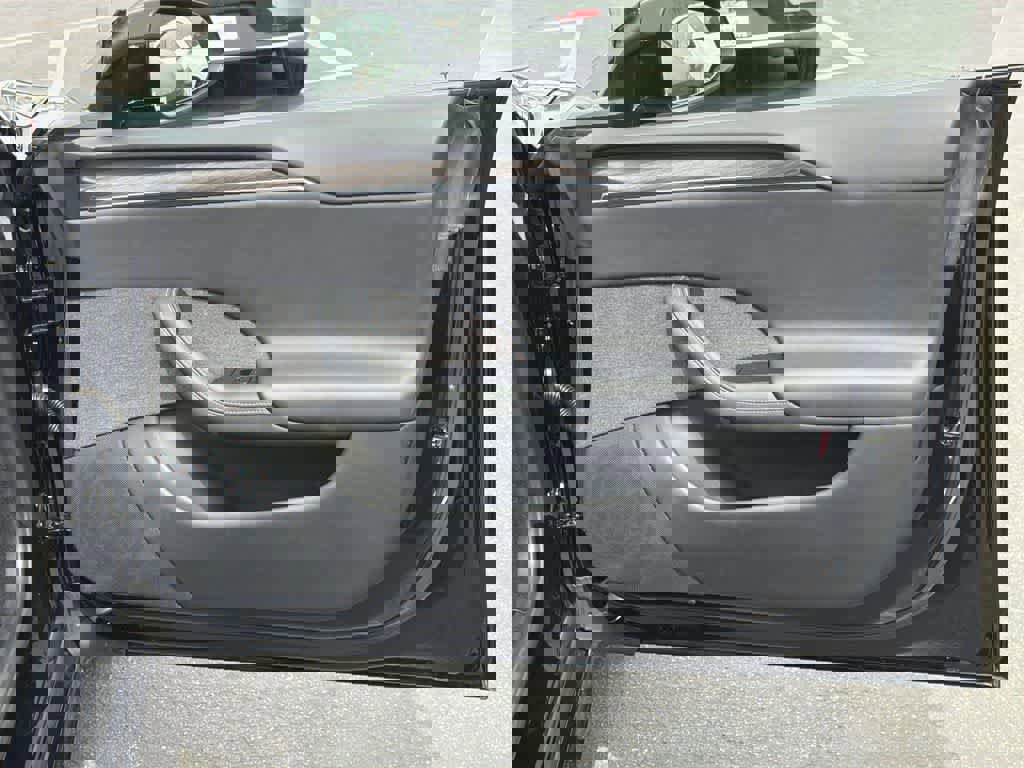 Used 2023 Tesla Model S image 34