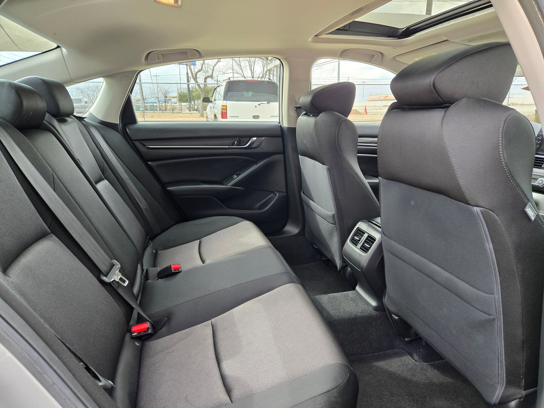 Used 2020 Honda Accord EX image 27