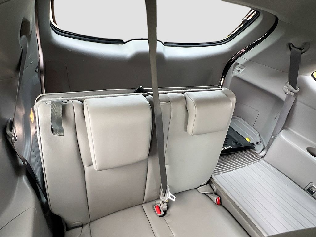 Used 2019 Toyota Highlander XLE AWD/4WD image 30