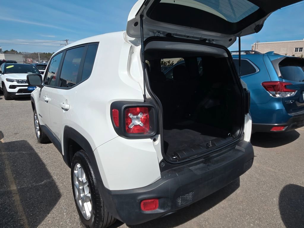 Certified 2023 Jeep Renegade Latitude image 11