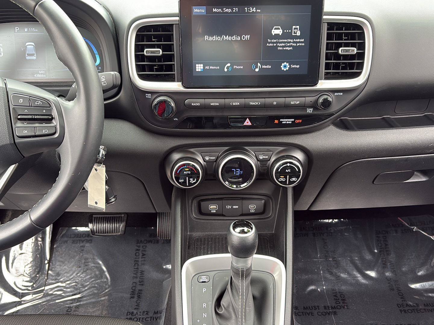 Used 2023 Hyundai Venue SEL w/ Cargo Package FWD image 6