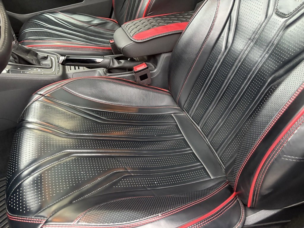 Used 2019 Volkswagen Golf SE w/ Driver Assistance Package image 12