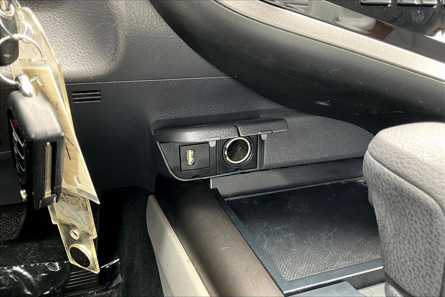 Used 2023 Toyota Camry LE AWD/4WD image 24