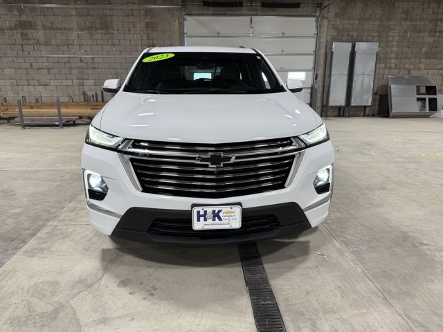 Used 2023 Chevrolet Traverse Premier image 2