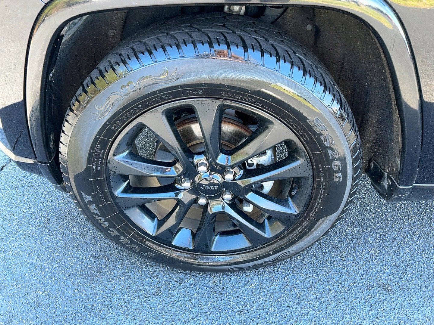 Used 2020 Jeep Grand Cherokee Altitude RWD image 9