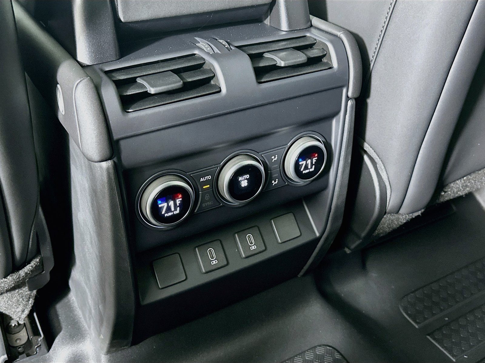 New 2026 Land Rover Defender 110 S AWD/4WD image 38