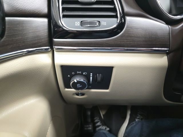 Used 2021 Jeep Grand Cherokee Overland image 20