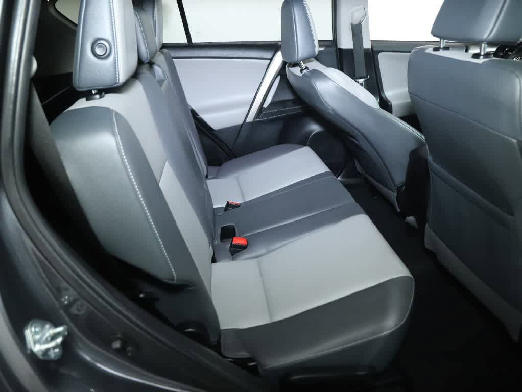Used 2014 Toyota RAV4 Limited w/ Technology Package AWD/4WD image 31