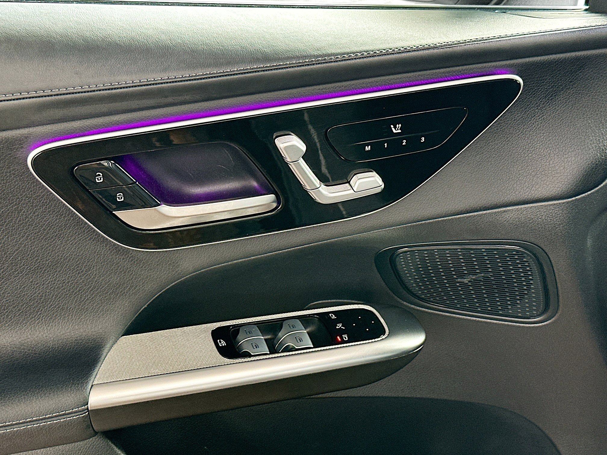 Used 2025 Mercedes-Benz GLC 300 GLC 300 image 17