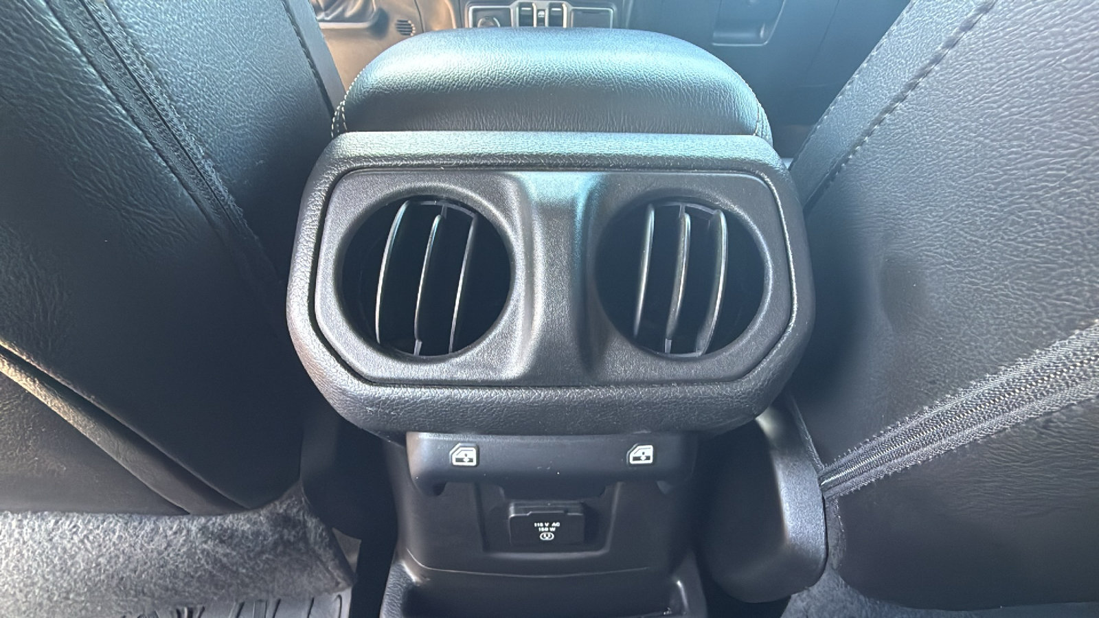 Used 2022 Jeep Wrangler Unlimited Sahara w/ Cold Weather Group AWD/4WD image 25