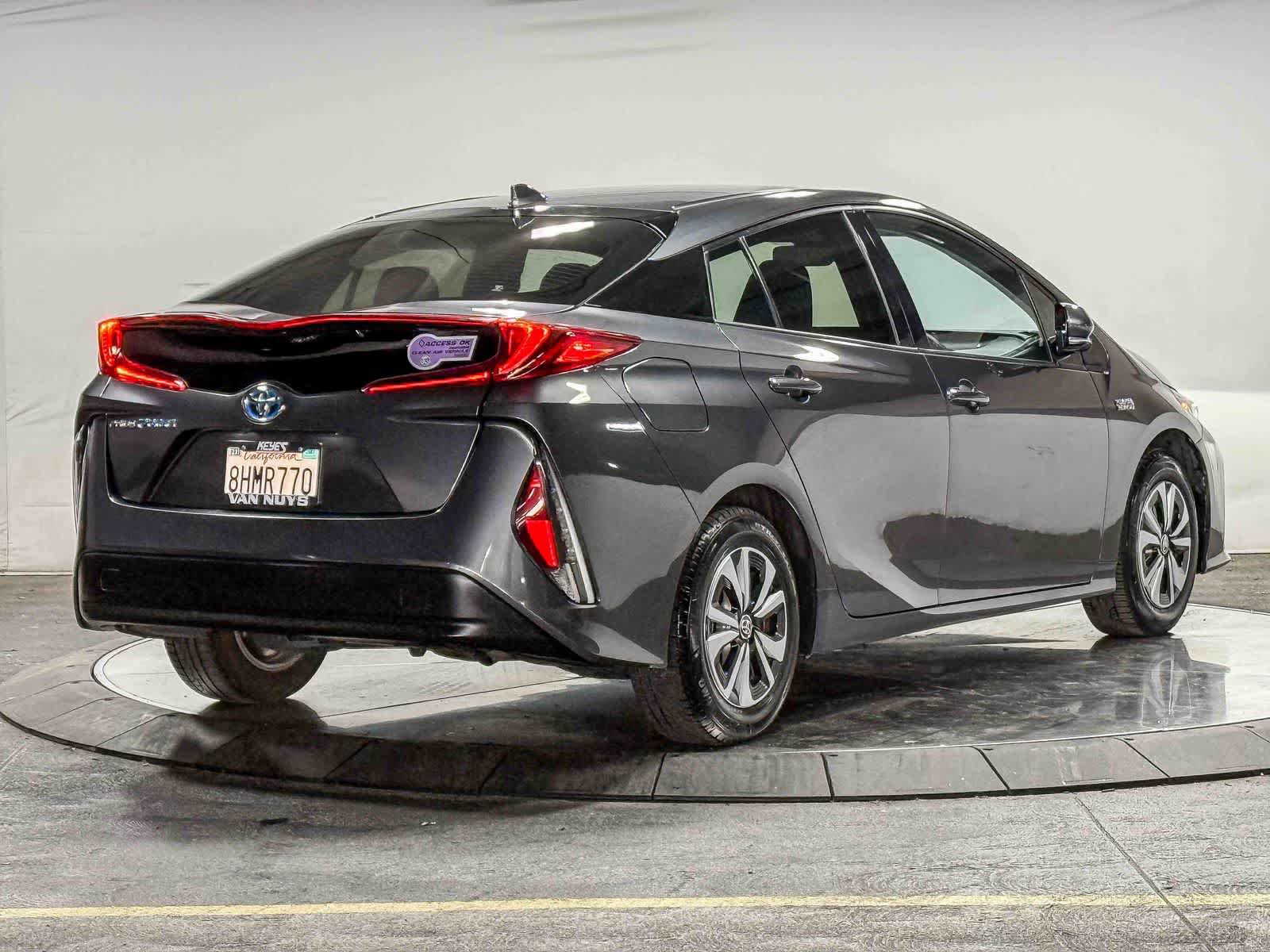 Certified 2019 Toyota Prius Prime Plus FWD image 5