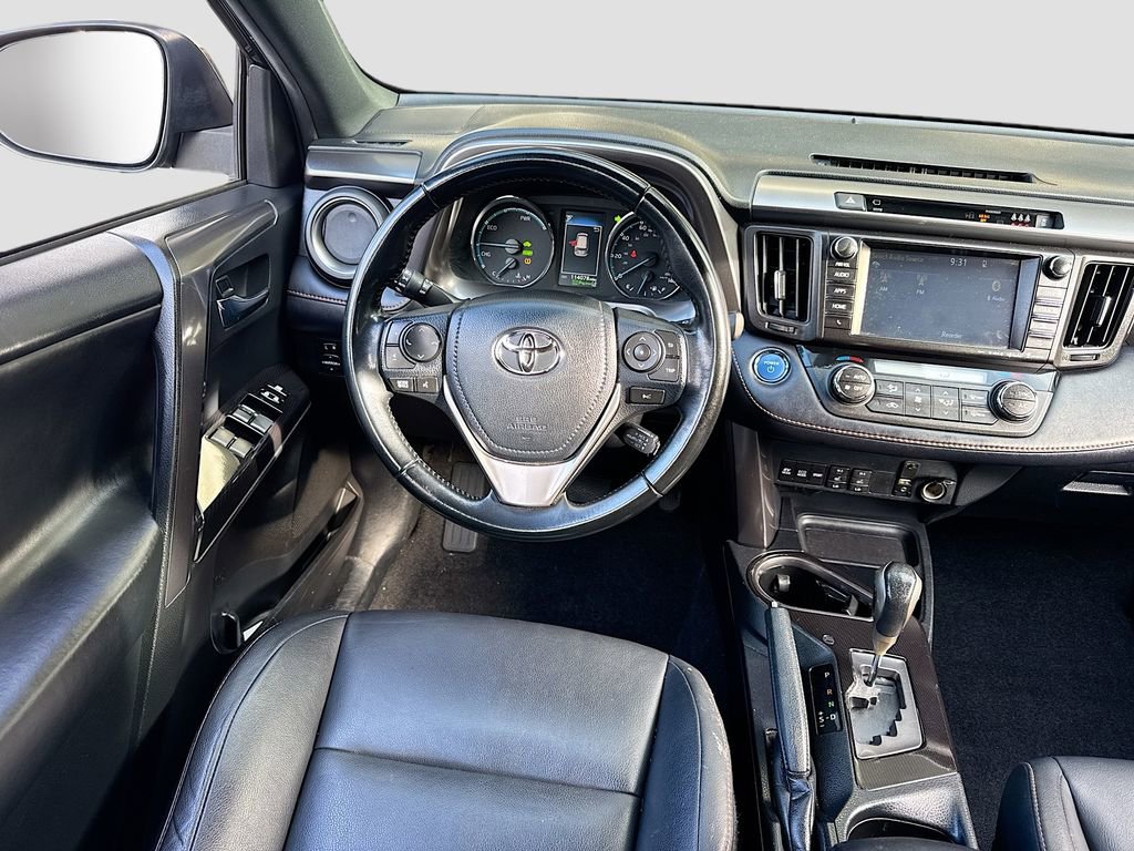 Used 2017 Toyota RAV4 SE image 15