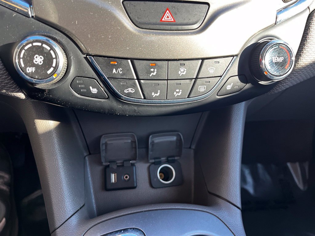 Used 2018 Chevrolet Cruze LT w/ Convenience Package FWD image 18