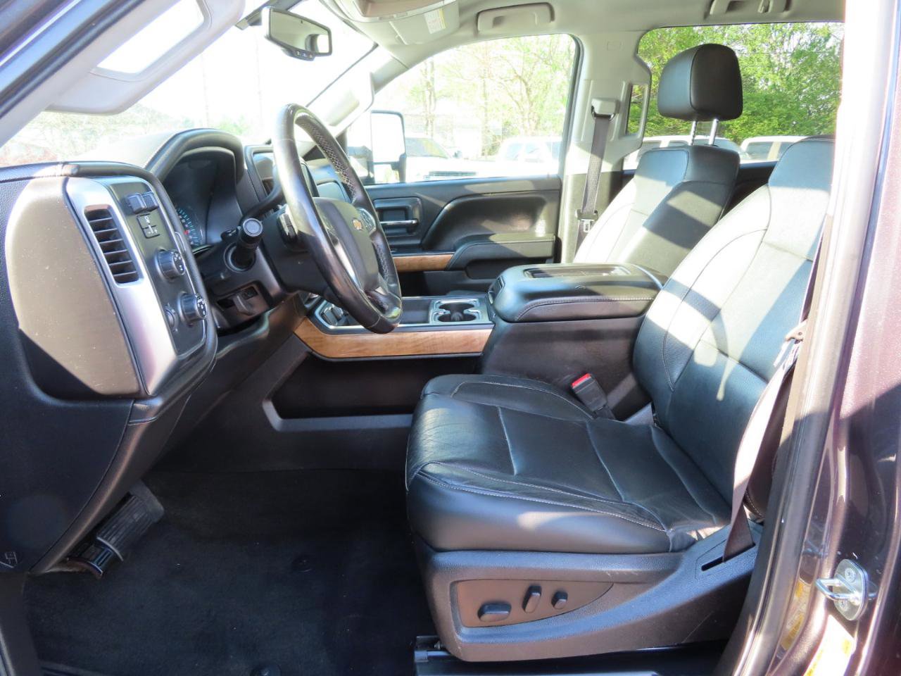 Used 2016 Chevrolet Silverado 2500 LTZ w/ Duramax Plus Package image 29